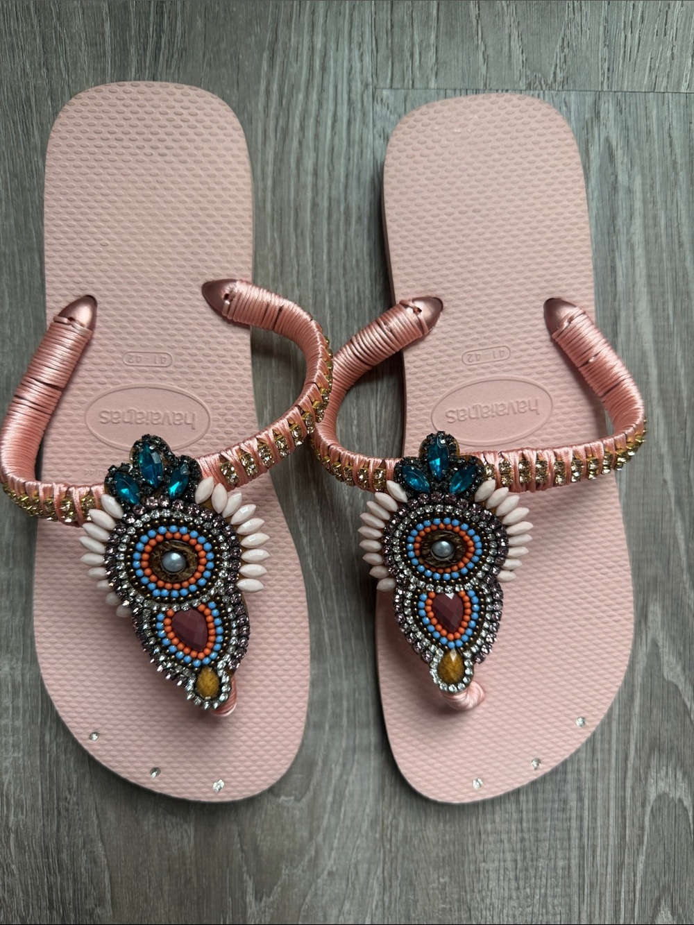 NEW Havaianas Slim sandals are customized with a beaded medallion